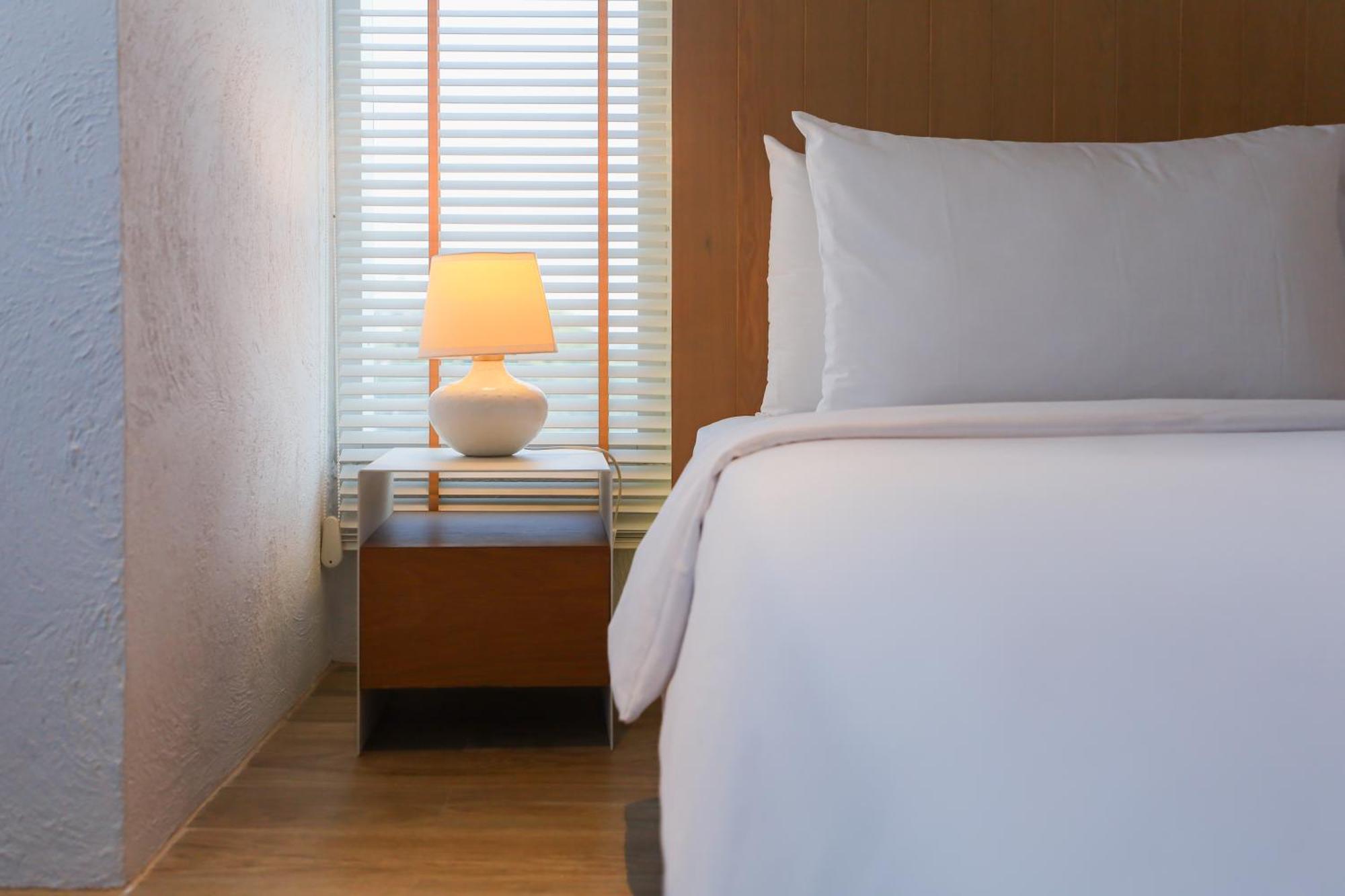 Balcony Seaside Sriracha Hotel & Serviced Apartments Si Racha Exterior photo